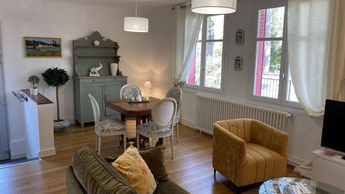 Yzeure Cottage | Charming Home with Garden Near Moulins Attractions, Sleeps 3-4, Free WiFi, Linens, and Utilities Included