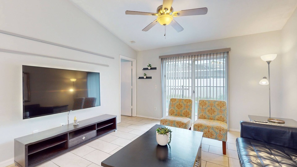 Indian Point House | Charming Home With Heated Pool, Ping-Pong and Pool Table