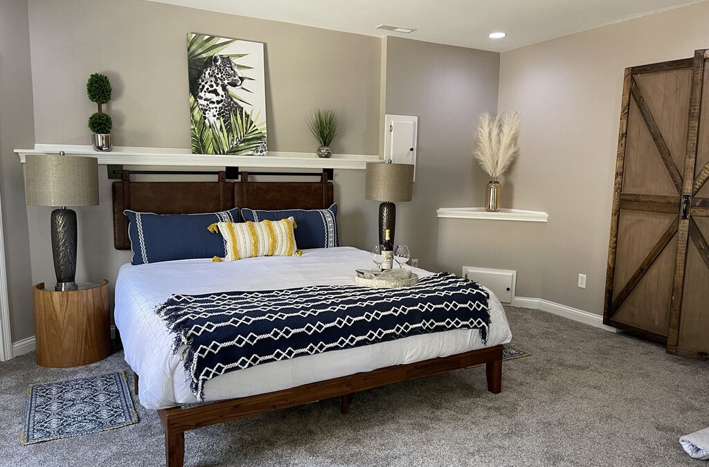 Prospect House | Charming home with hot tub, patio & lush green backyard