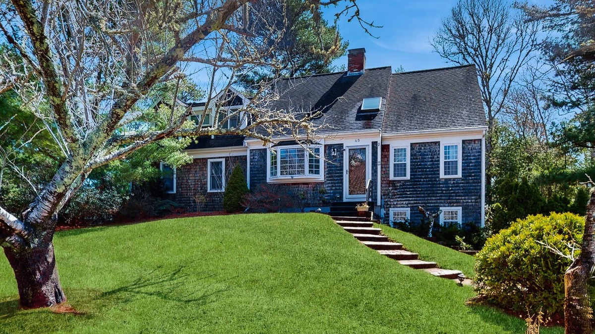 Osterville House | Charming home with open layout, deck, grill, AC, W/D, & yard