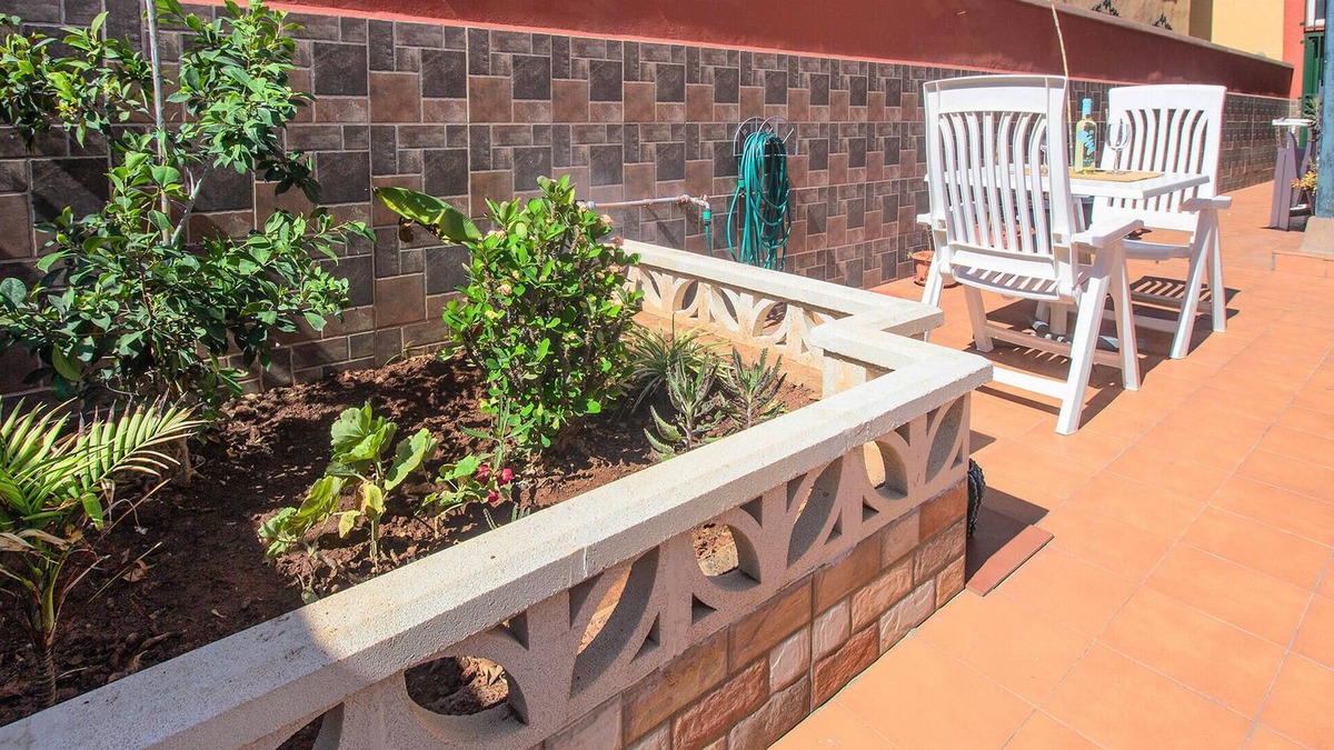 Las Rosas House | Charming, homely cottage located not far from the sea.