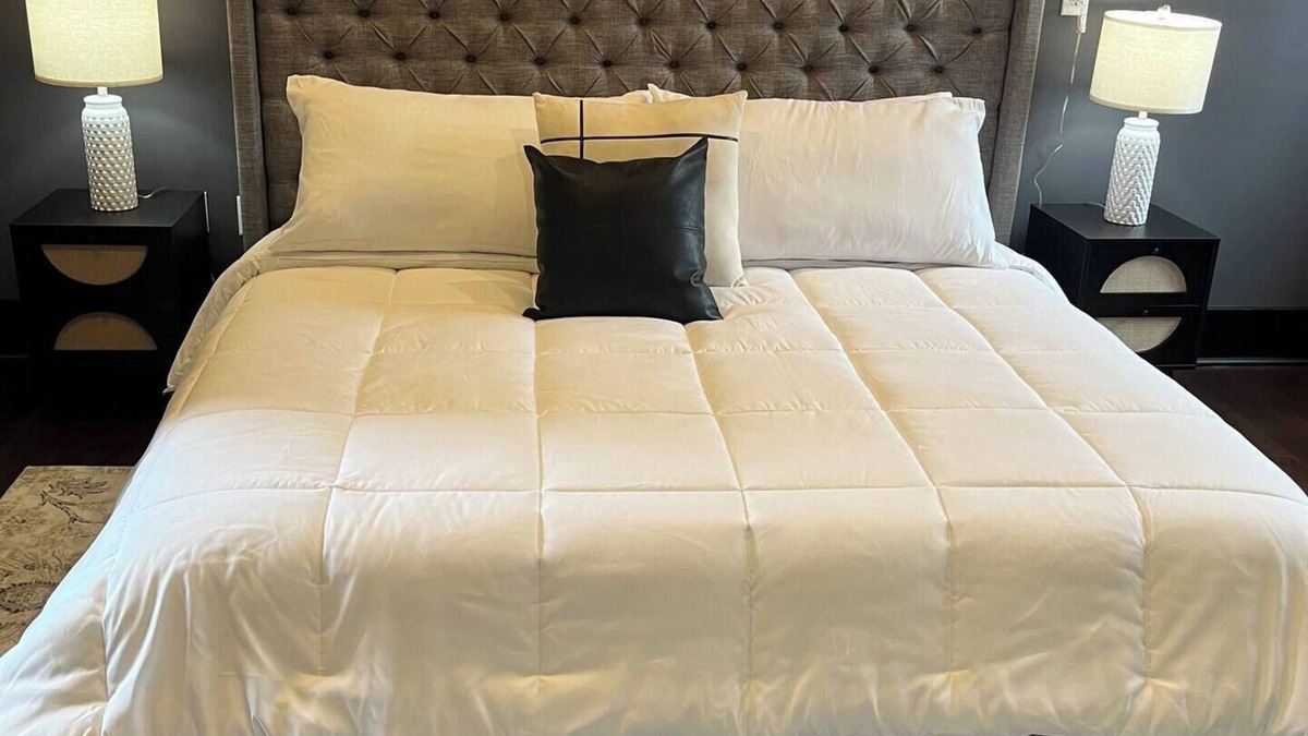 Marshall Apartment | Charming hotel suite in delightful downtown Marshall, TX with AC, WiFi.