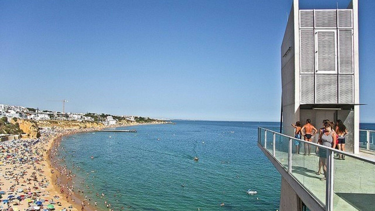 Peneco Beach House | Charming House 20 Meters From The Beach With Garden