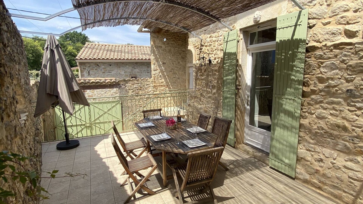 Cornillon House | Charming house 500 m from the river with terrace and courtyard.