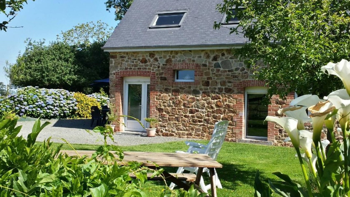 La Colombe Cottage | Charming house amid apple trees - 4 pers, La Colombe