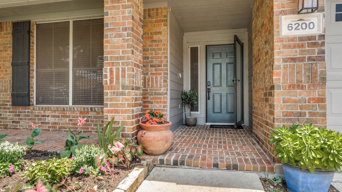 Flower Mound House | Charming house in wonderful Flower Mound with AC