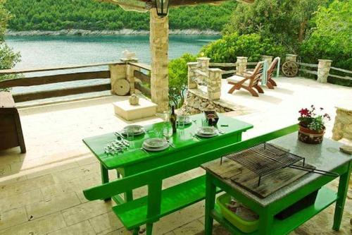 Cove Basina (Jelsa) House | Charming House Selca + BBQ