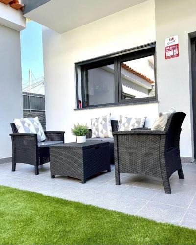 Quinta Do Conde House | Charming House with Garden in Quinta do Conde, Air Conditioning