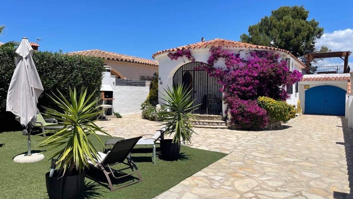 Miami Platja House | Charming House with spaciousGarden and Terrace