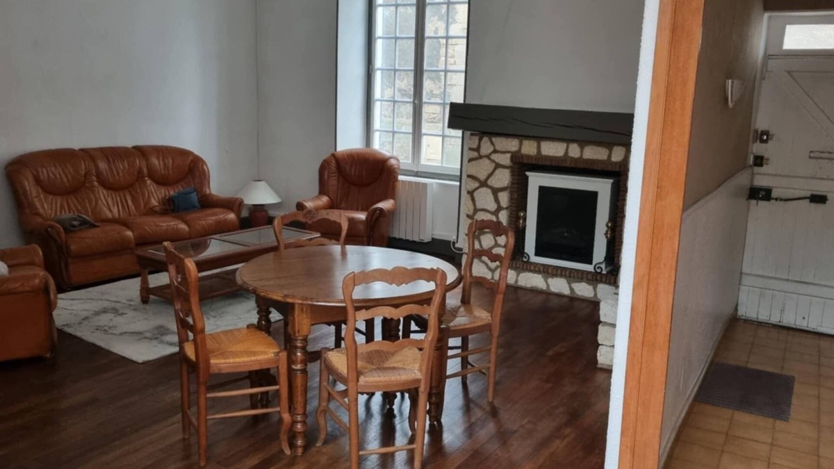 Issoudun House | Charming house with courtyard and terrace