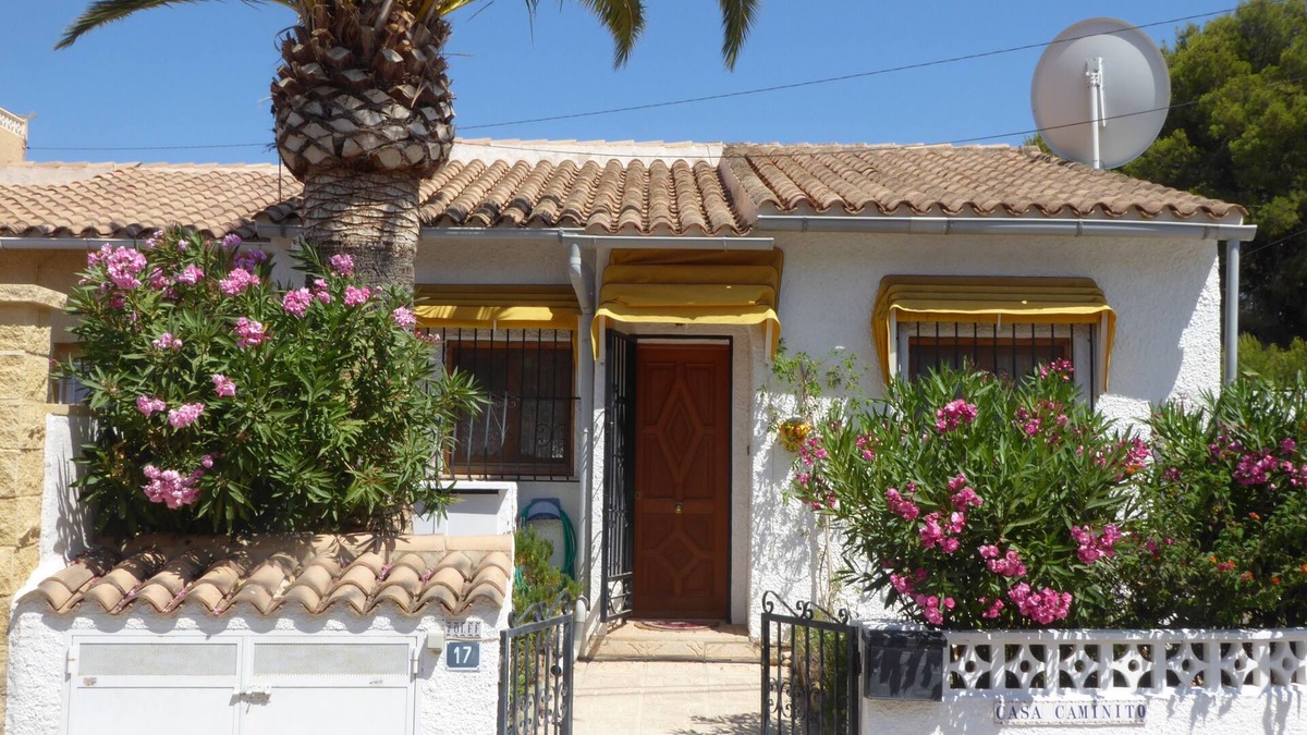 Bell Horizo House | Charming house with garden for 4 guests