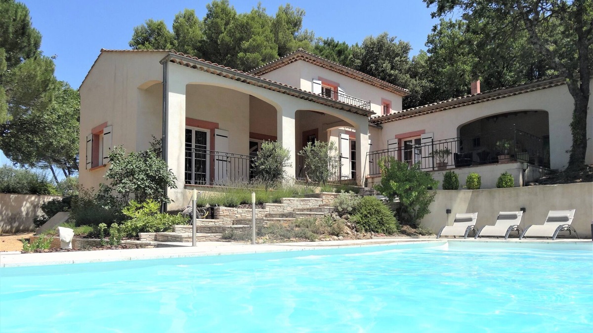 Venejan House | Charming house with pool area + outdoor kitchen