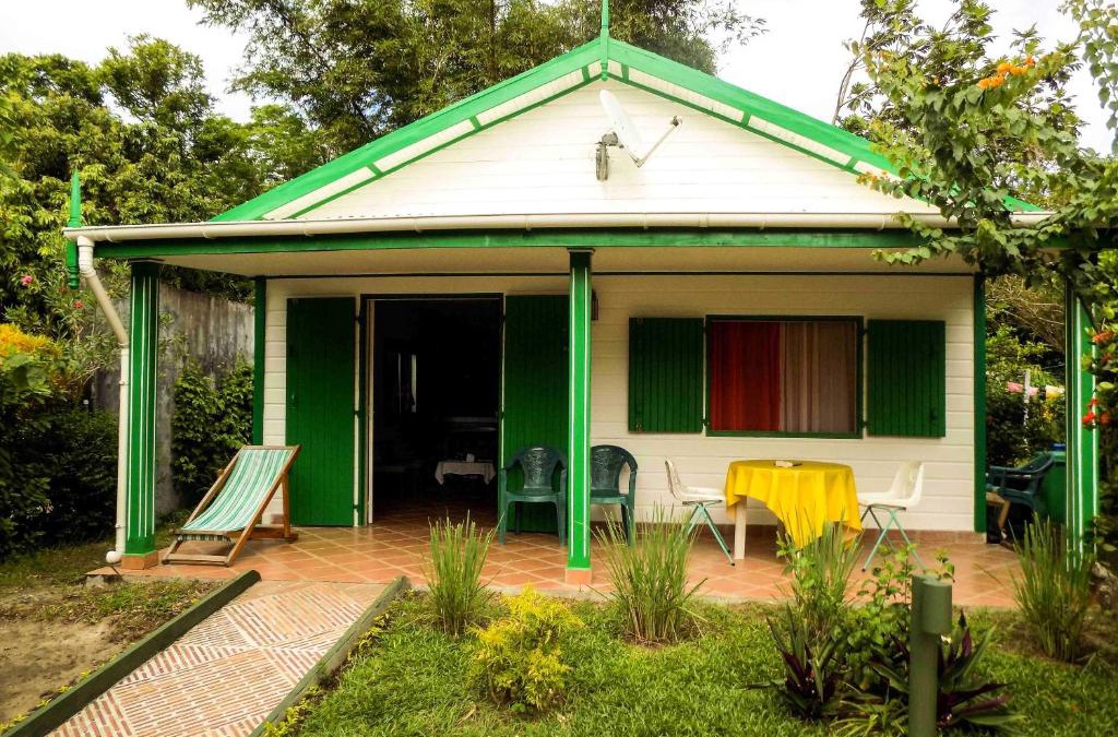 Foulpointe House | Charming house with sea view in Foulpointe + Enclosed garden.