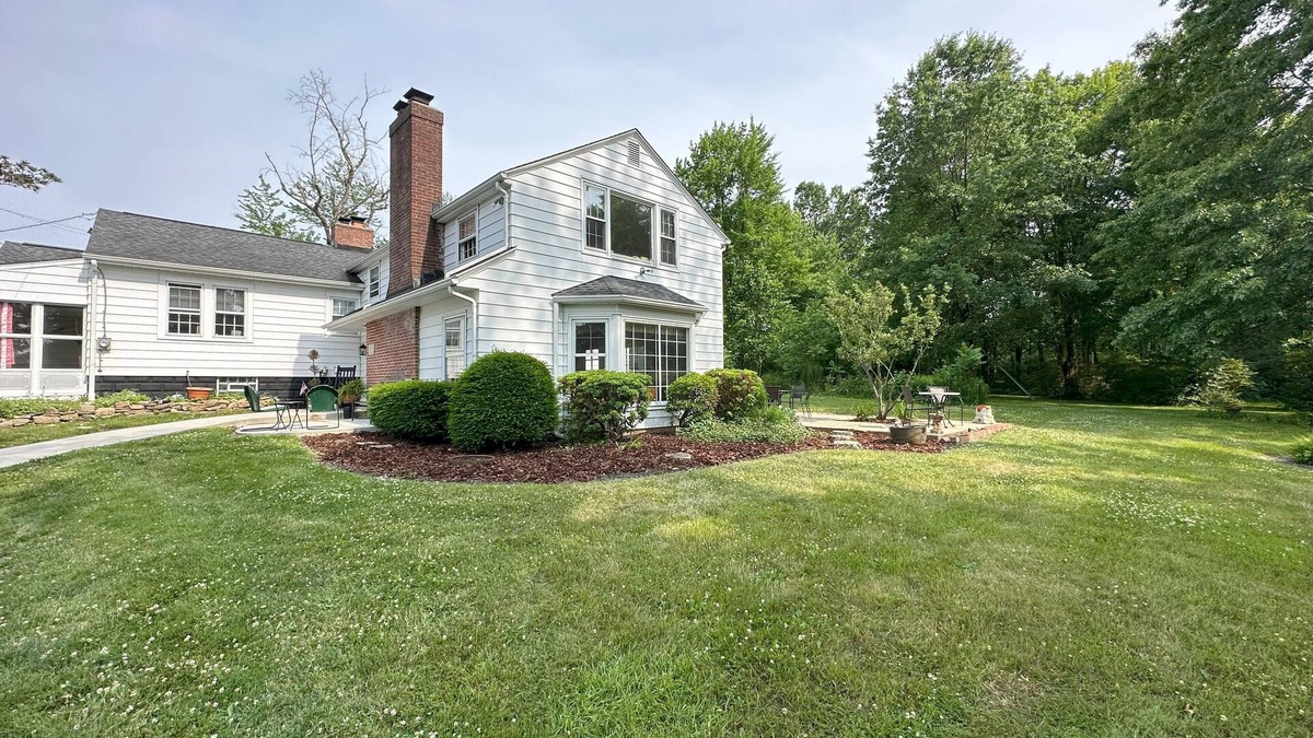 Boston Heights Other | Charming Hudson Farmhouse on 12 Acres - 2 Miles from Cuyahoga Valley Nat’l Park
