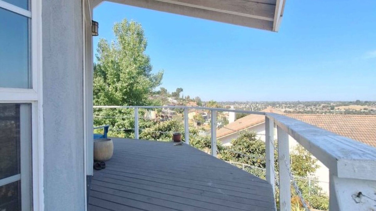 La Presa House | Charming in Spring Valley
