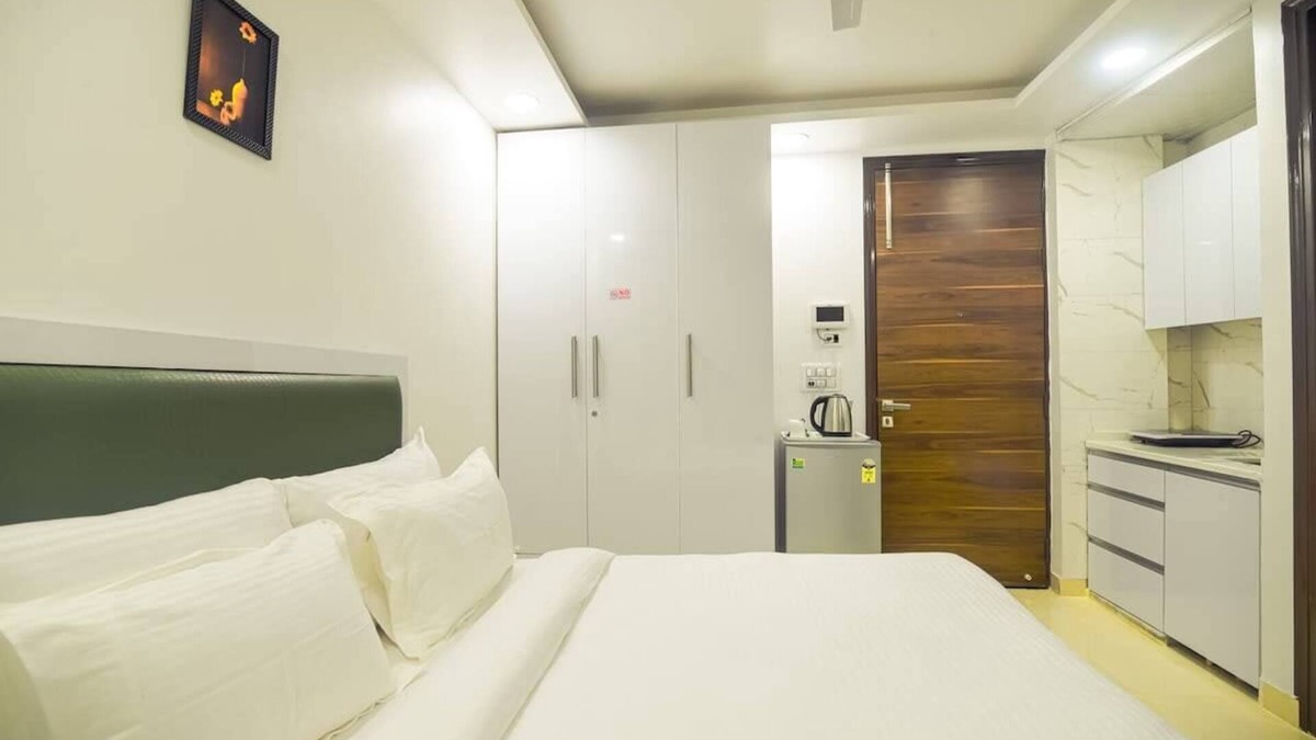 Gurugram Apartment | Charming Indo-Korean Suite w/Gym & Home Comforts