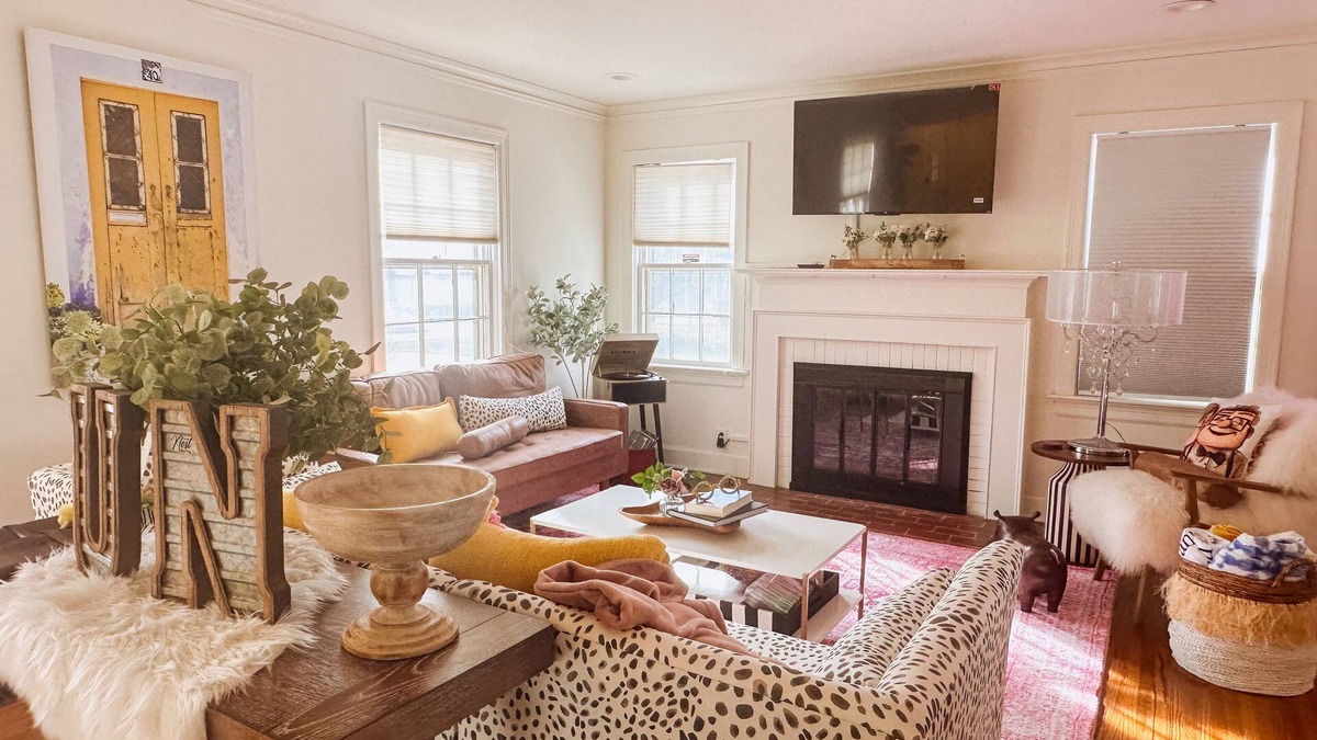 Tulsa House | Charming Instaworthy cottage close to Everything Fun in Tulsa! No Cleaning fee