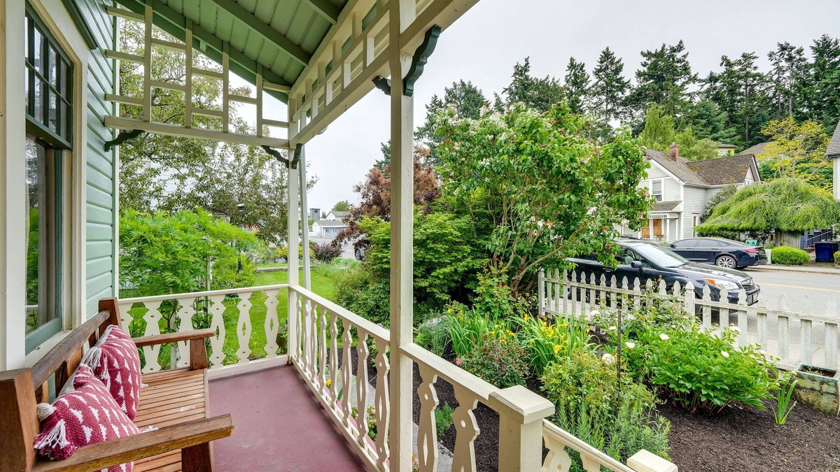 La Conner House | Charming La Conner Vacation Home w/Fireplace!