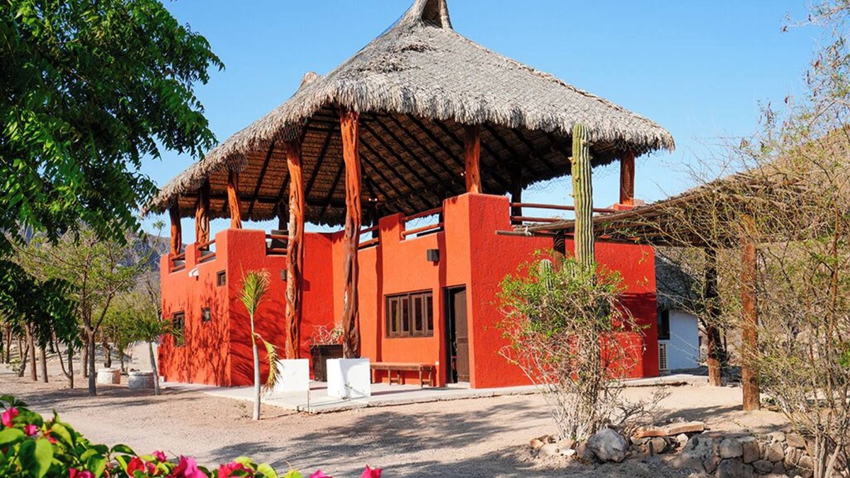 Pichilingue House | Charming La Paz 3-bedroom house with AC, Wi-Fi & Concierge Experiences