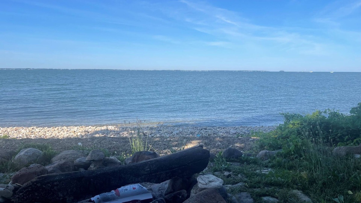 Kelleys Island Apartment | Charming lake front apartment in the heart of Kelleys Island.