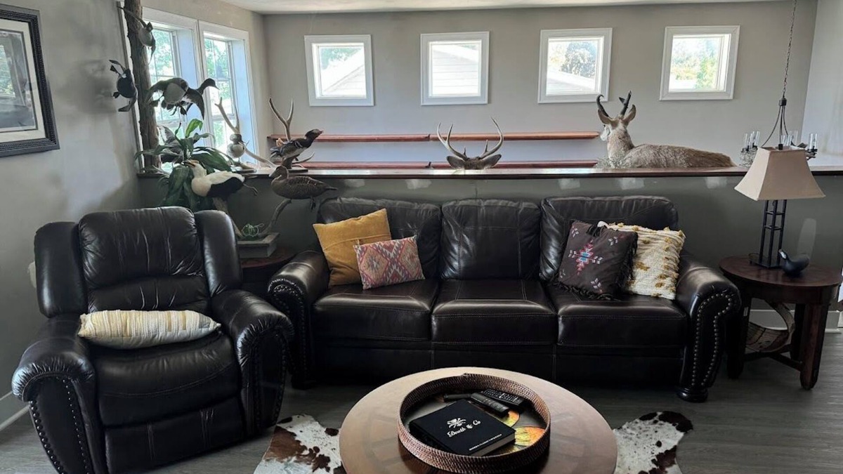 Bayberry House | Charming Lake front 4-bedroom 3 full bath house in lovely with WiFi, Central AC