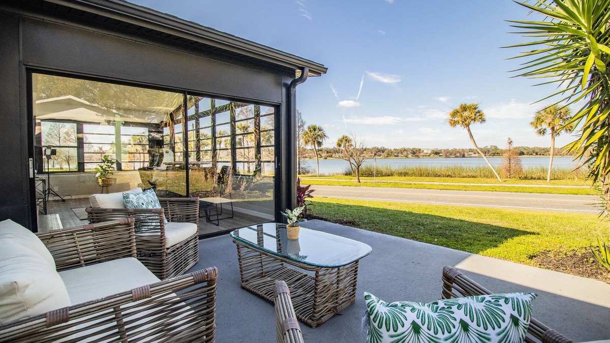 Dixieland House | Charming lakefront home minutes from downtown Lakeland!