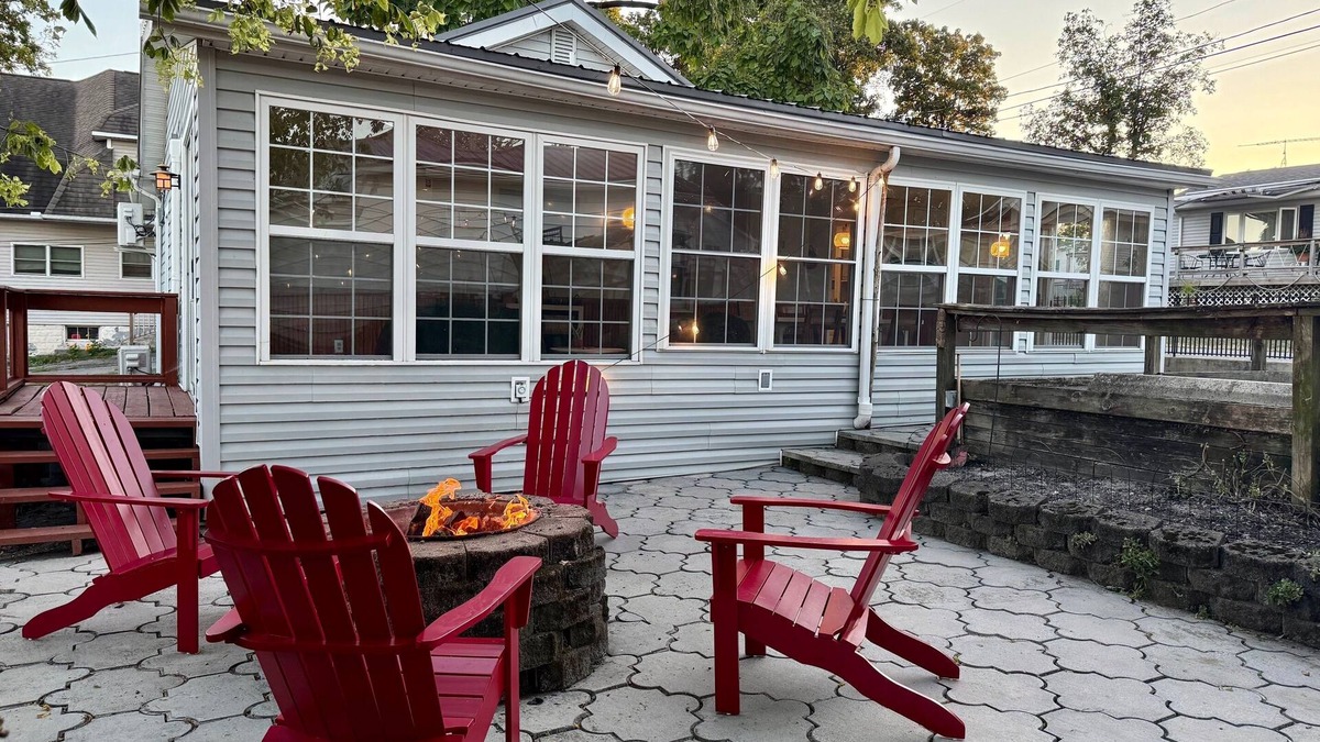 Lakeview House | Charming Lakeview Cottage w/Water View - Pet Friendly