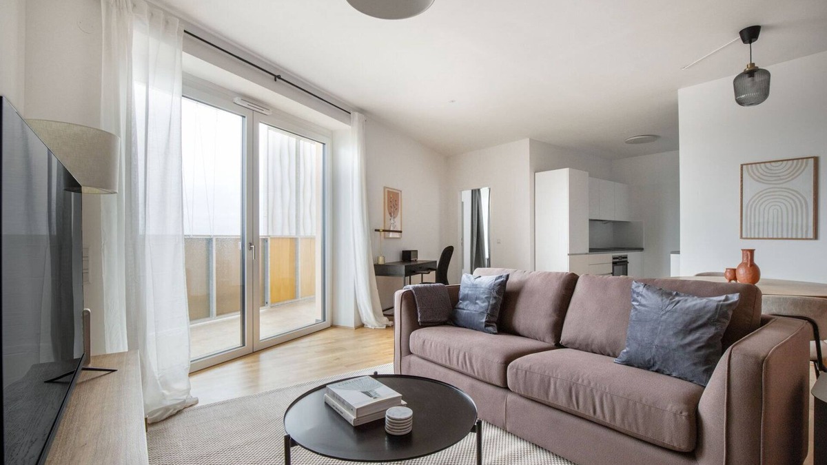 Erdberg Apartment | Charming Landstraße 2BR w/Gym, nr Erdberg, by Blueground