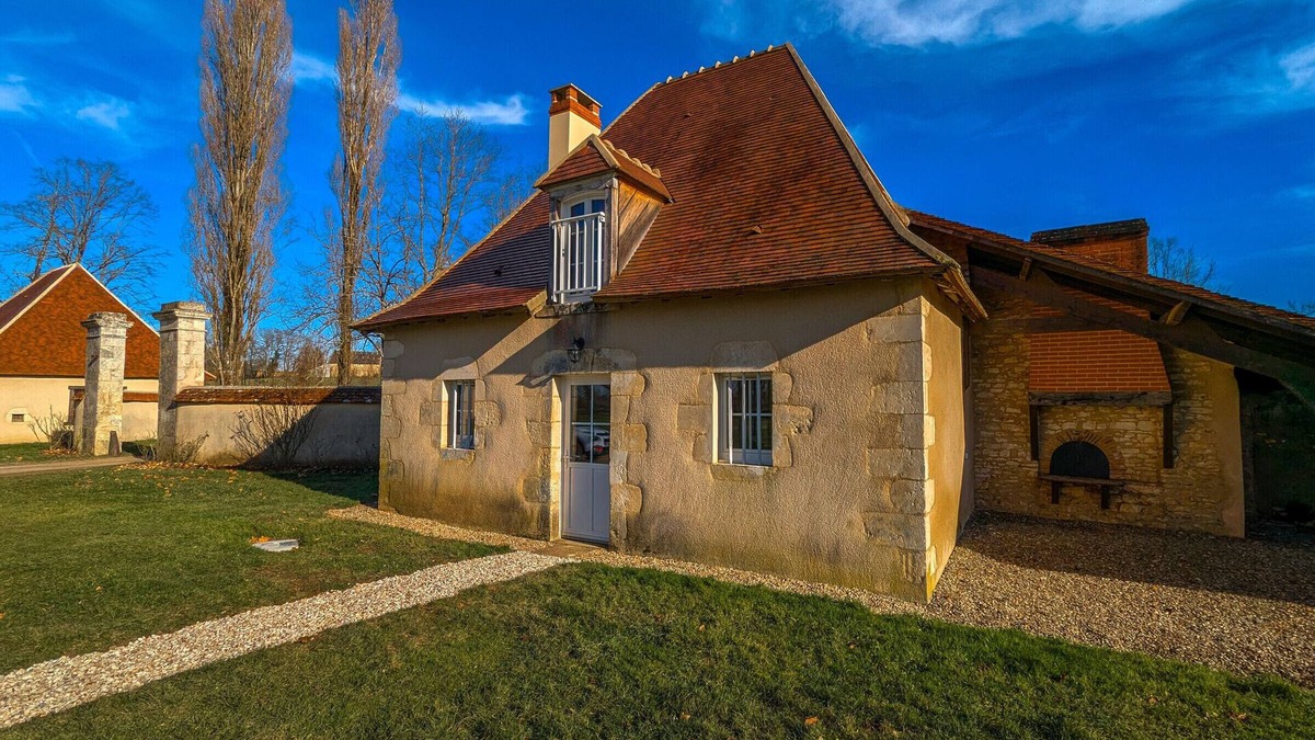 Ardentes Cottage | Charming lodge with parking, pets allowed, near Château de Clavières