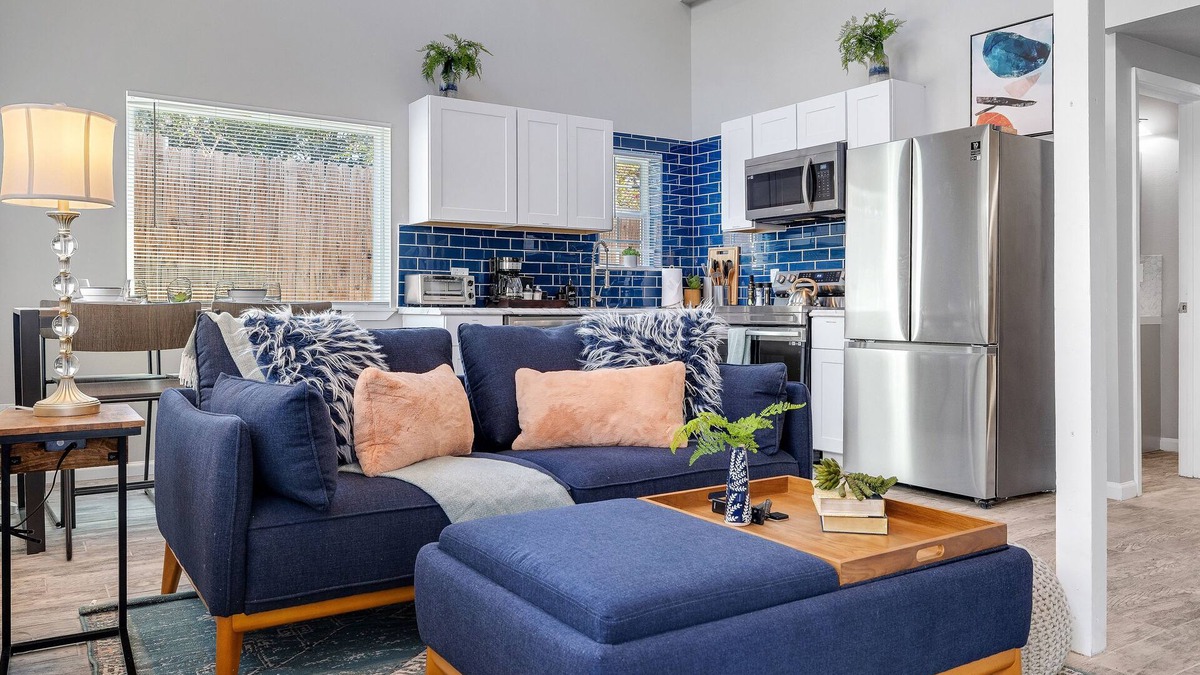 Fort Worth House | Charming Loft in the Heart of Fort Worth - Steps to Starbucks, Shopping & More!