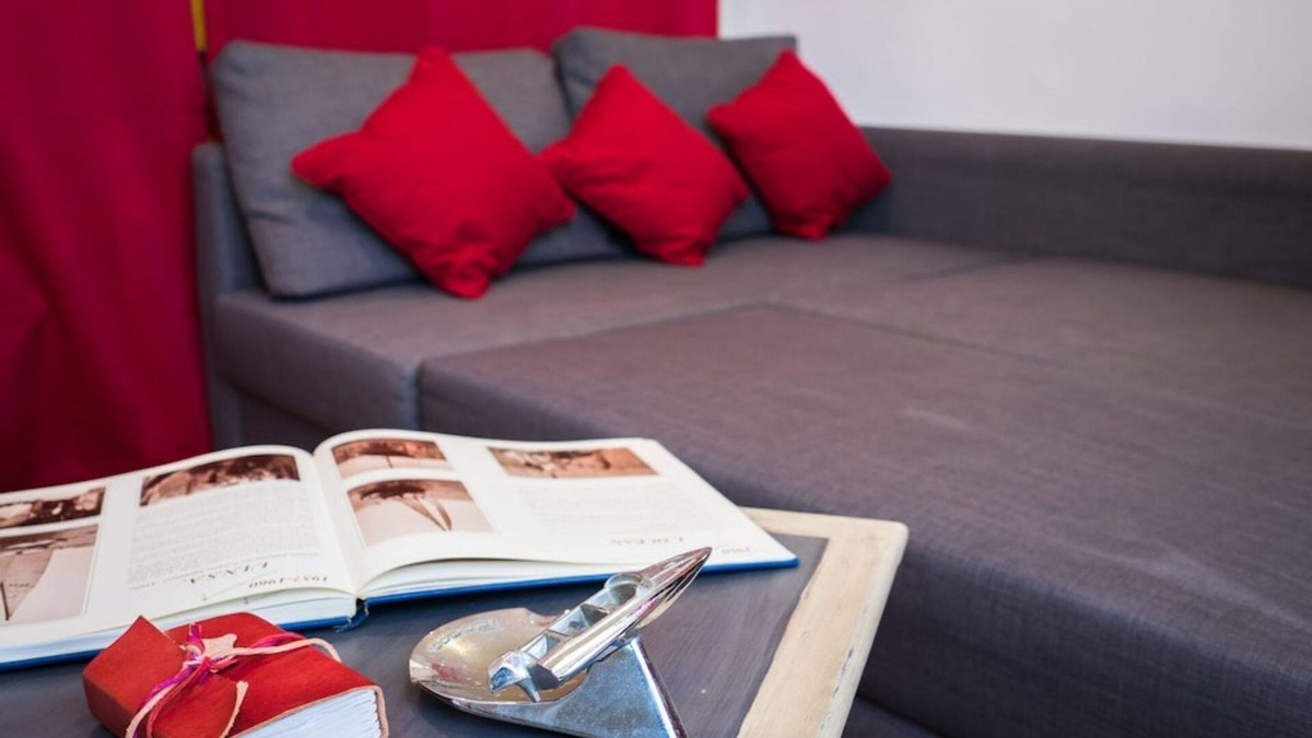 Antibes Old Town Apartment | Charming loft old village-Sea view terrace -100 m sea-All by foot- ideal couples