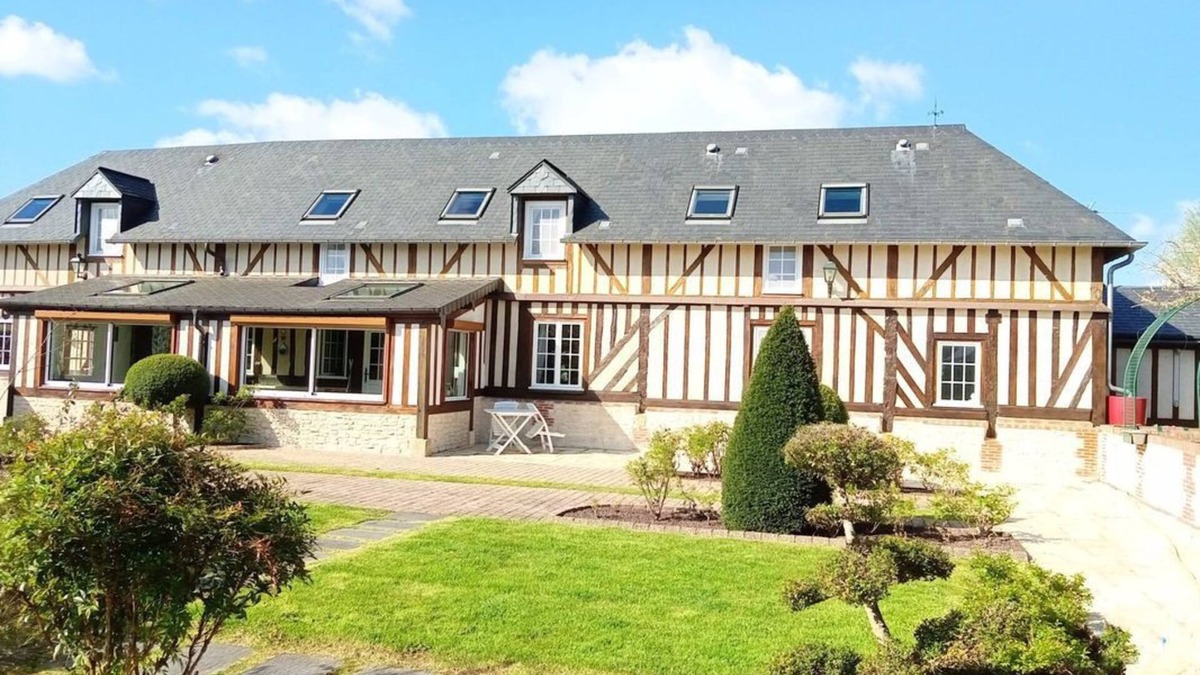 Beuzeville House | Charming Longère with Jacuzzi Near Honfleur