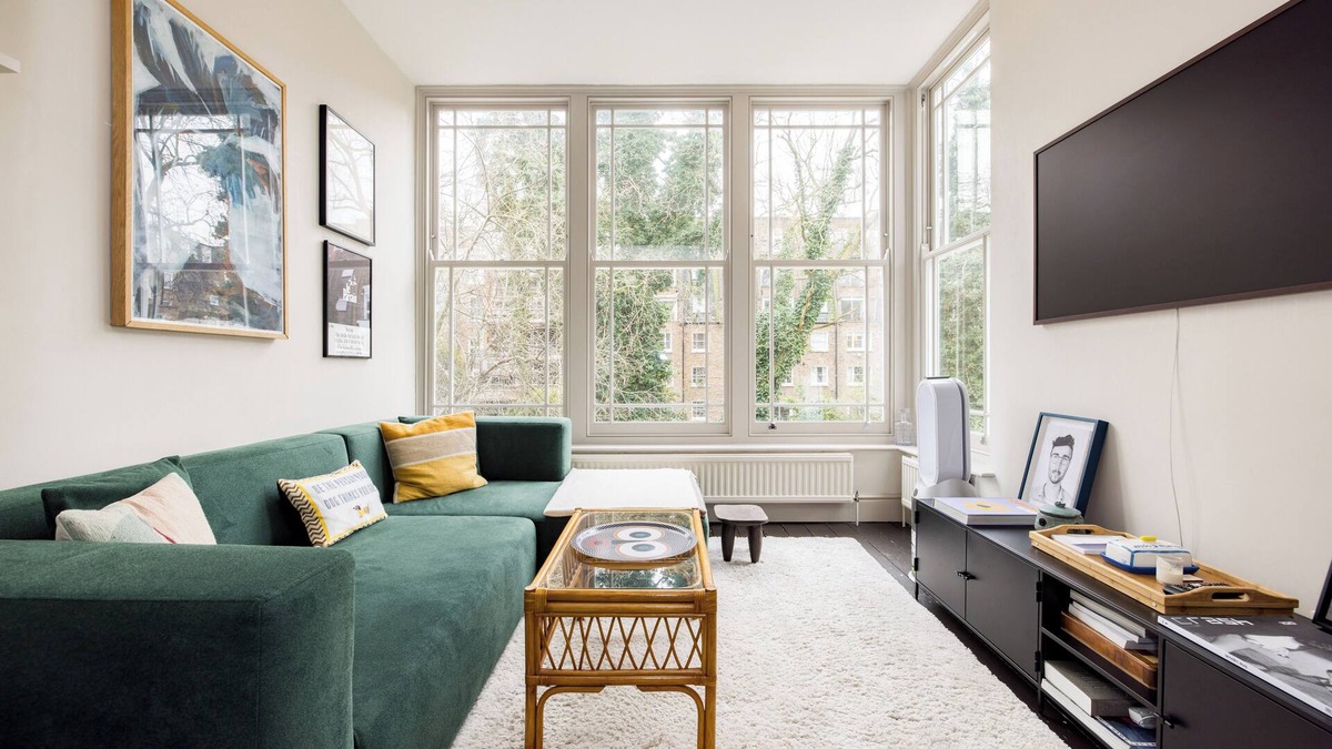 Westbourne Apartment | Charming Maisonette with Workspace in Notting Hill