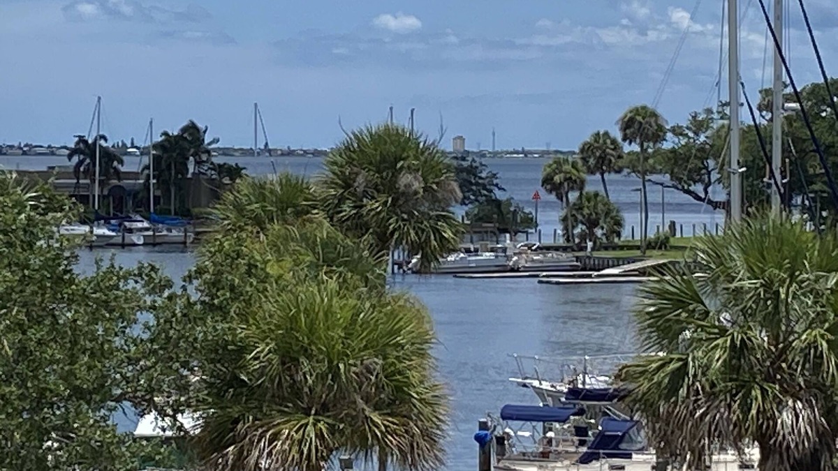 Camps Of Melbourne Condo | Charming Melbourne Harbor retreat with great view of the harbor and Indian River
