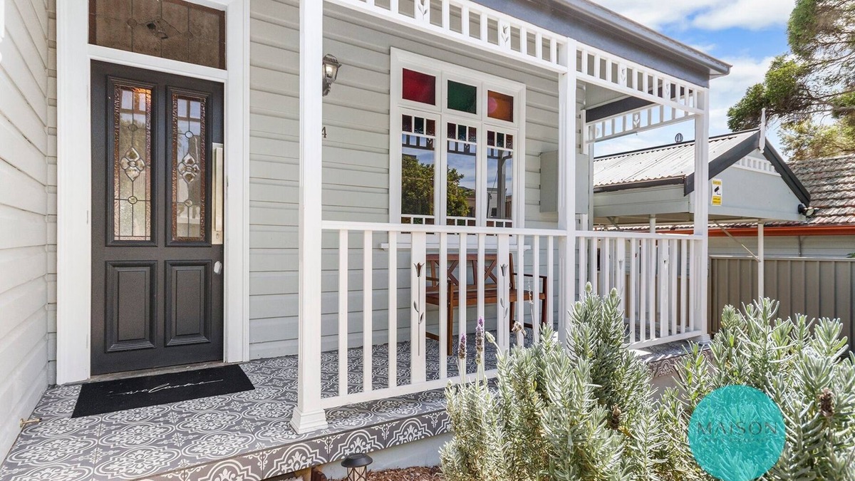Merewether House | Charming Merewether Cottage