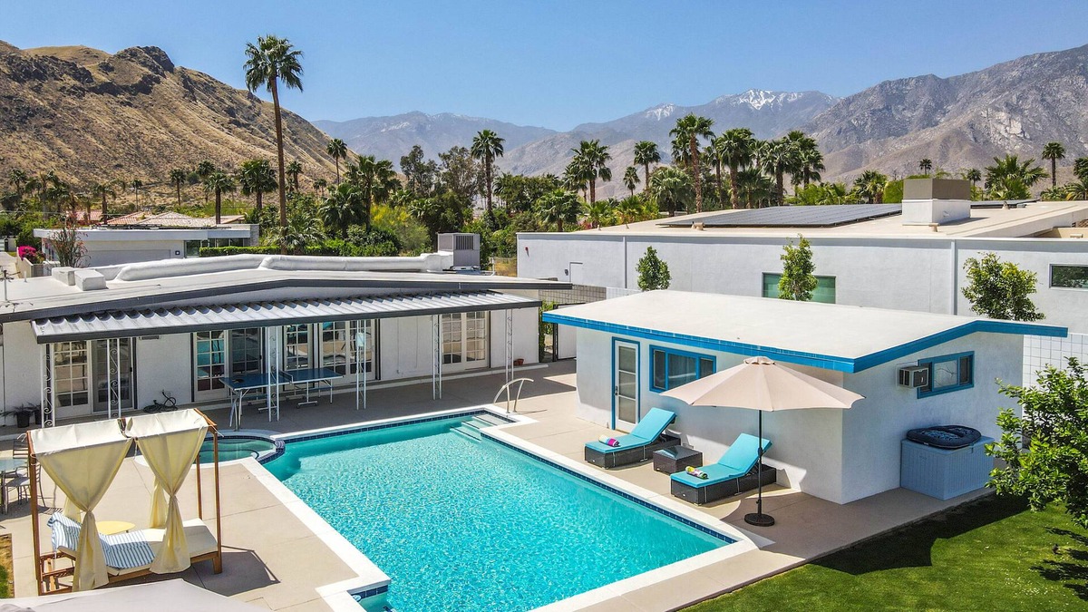 Araby Commons House | Charming Mid-Century House w/ Pool and Garden