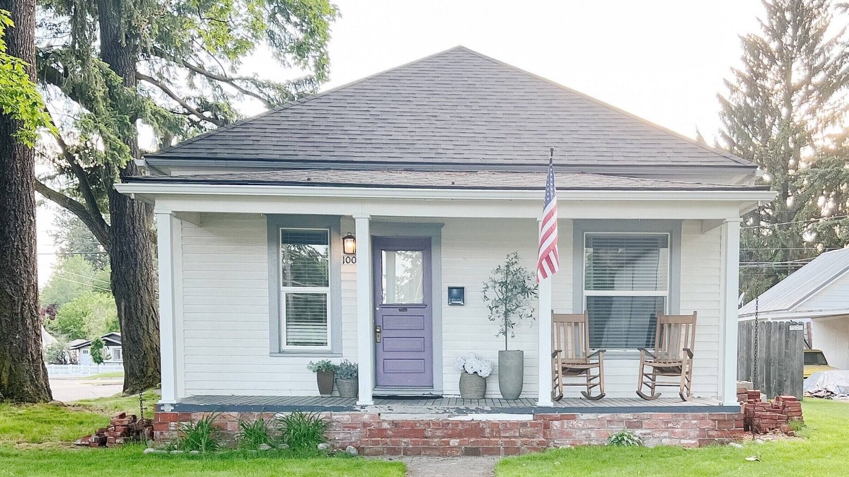 Coeur d'Alene Cottage | Charming Midtown Cottage, 11 straight blocks to Sherman Ave/Downtown Boat Launch