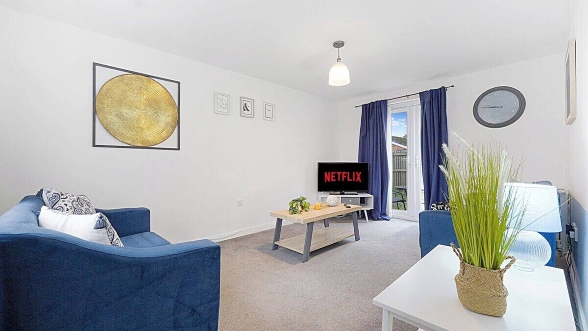 Stockton-on-Tees House | Charming Modern Home, Near High Street, Sleeps 5