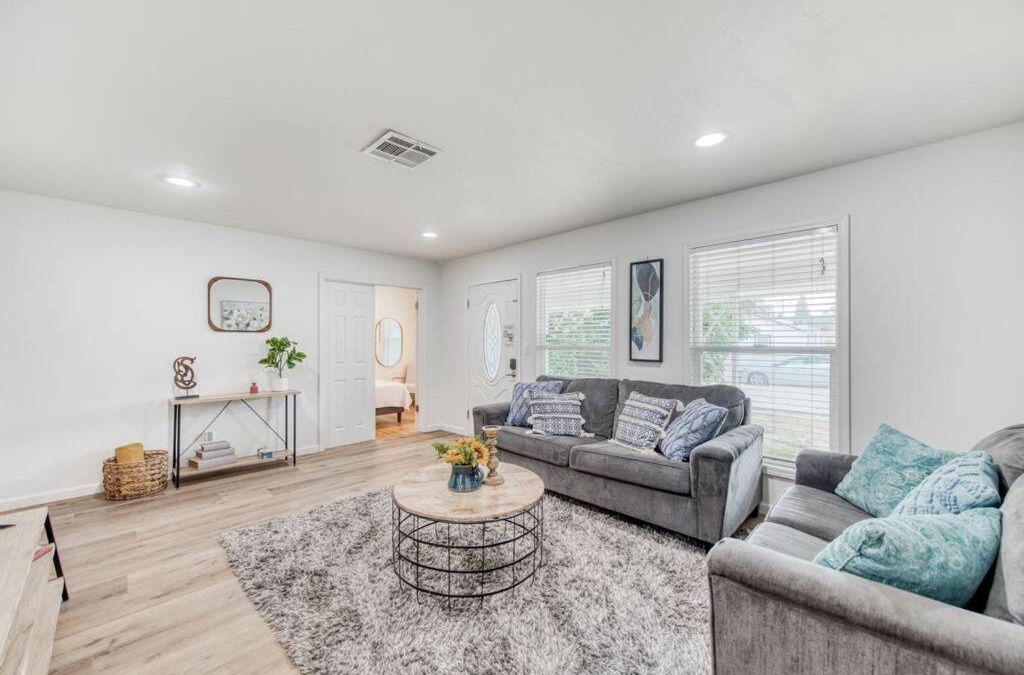 Fig Garden House | Charming Modern 3BR Fresno House