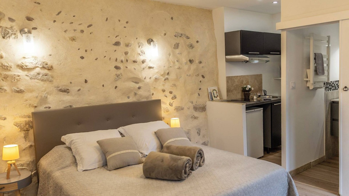 Eyragues Apartment | Charming modern apartment in a quiet Provencal house in Eyragues Alpilles