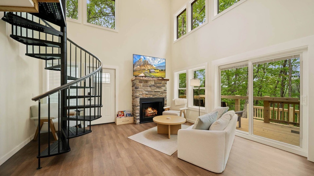 Boone Cabin | Charming Modern Cabin in Quiet Setting