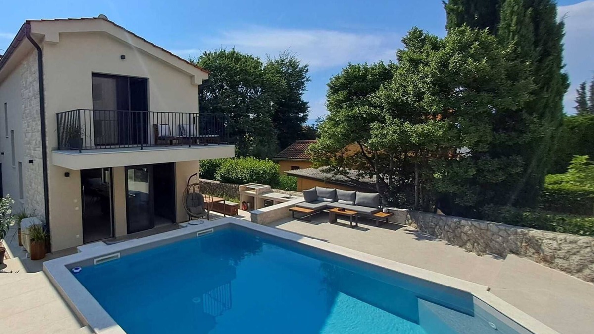 Milcetici Villa | Charming & Modern Villa Bella Maris with Pool