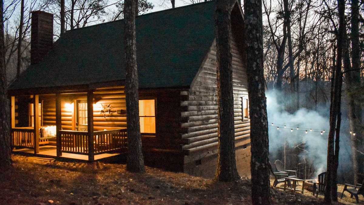 Pine Mountain Cabin | Charming Modern Log Cabin Near FDR State Park & Callaway Gardens