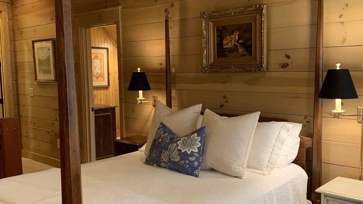 Highlands Cabin | Charming mountain cabin only 5 minutes to DT Highlands.