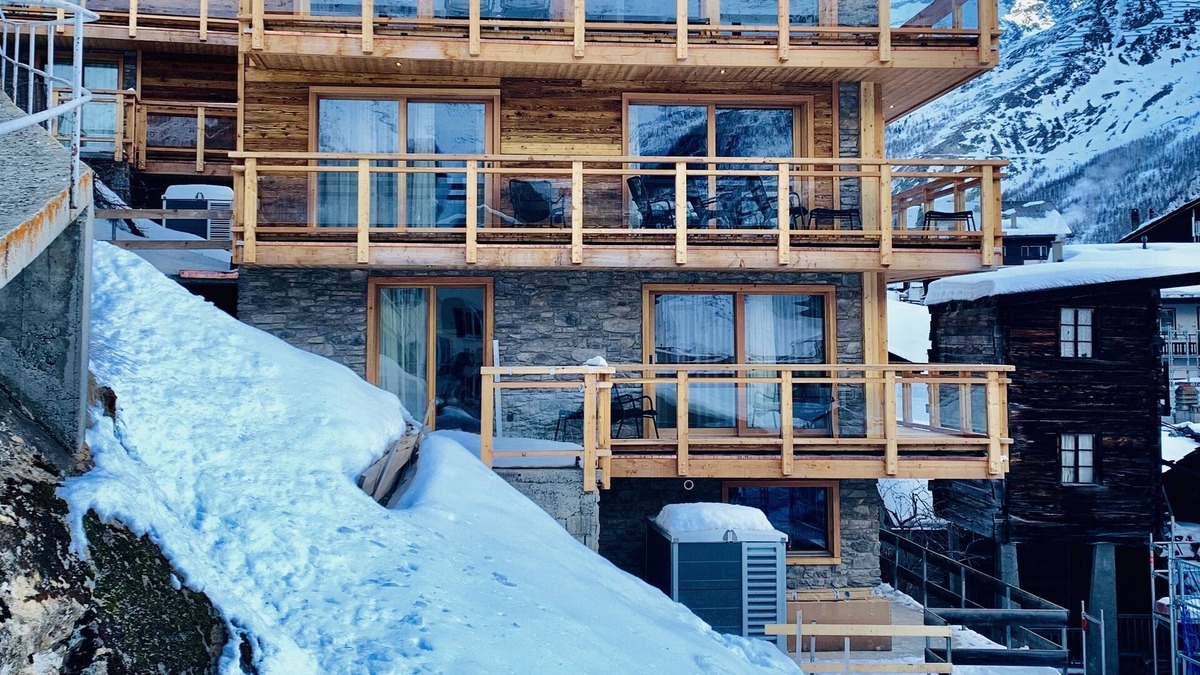 Saas-Fee Ski Chalet | Charming mountain Chalet Engedi in village centre with unbeatable glacier views