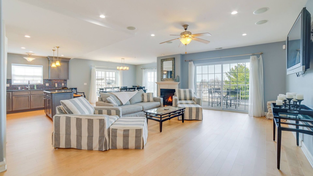 New Buffalo Condo | Charming New Buffalo Condo: Walk to Lake Michigan!