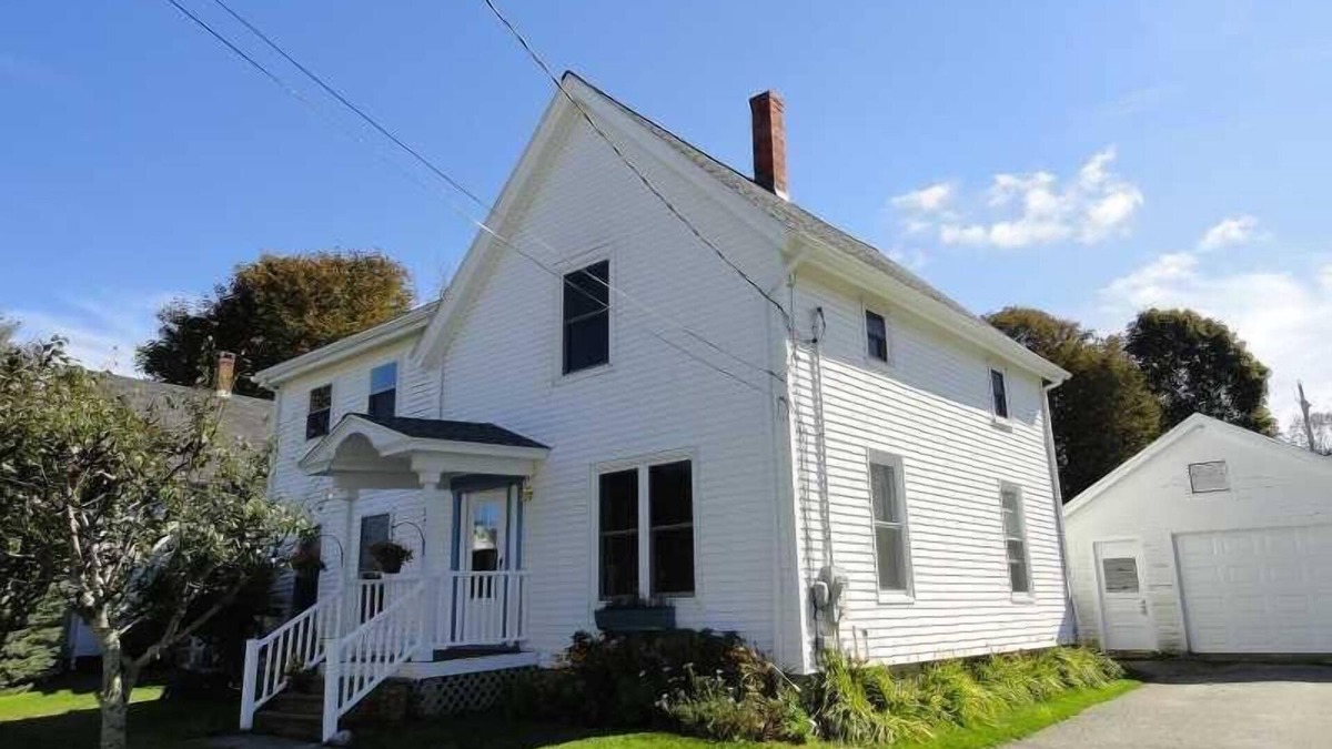 Rockland House | Charming New Englander with Coastal Character Steps from Everything