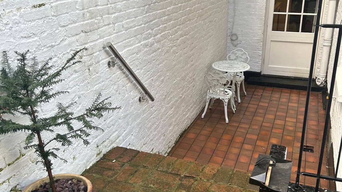 Battersea Apartment | Charming, newly decorated, Gdn flat, centrally located, next to Battersea Park