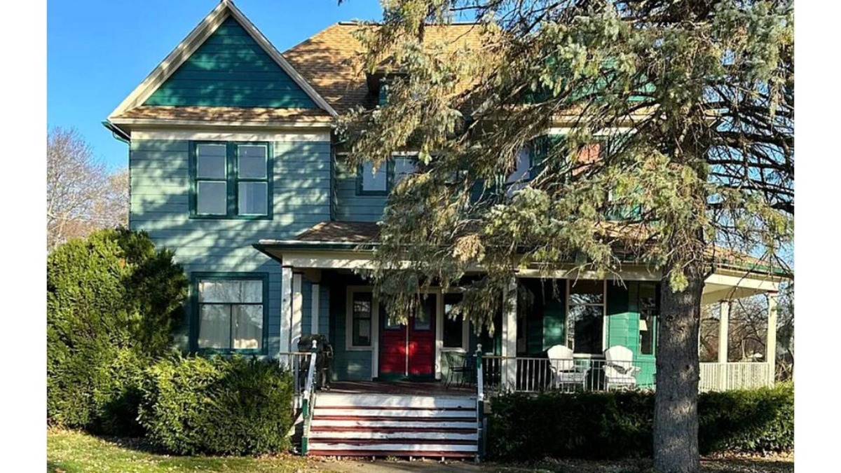 Pinckney House | Charming *newly renovated* Victorian House for Rent