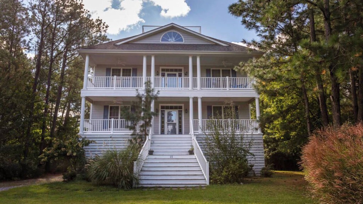 North Shores House | Charming North Shores Home with Ocean Views, Pool, Tennis, & Private Beach!